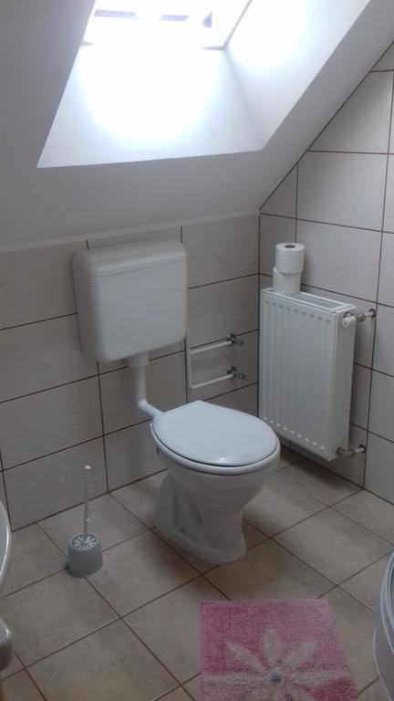 Eszter Apartmanhaz Hajdúszoboszló المظهر الخارجي الصورة