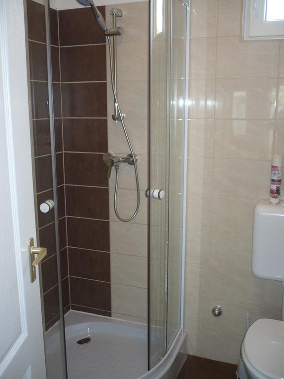 Eszter Apartmanhaz Hajdúszoboszló المظهر الخارجي الصورة