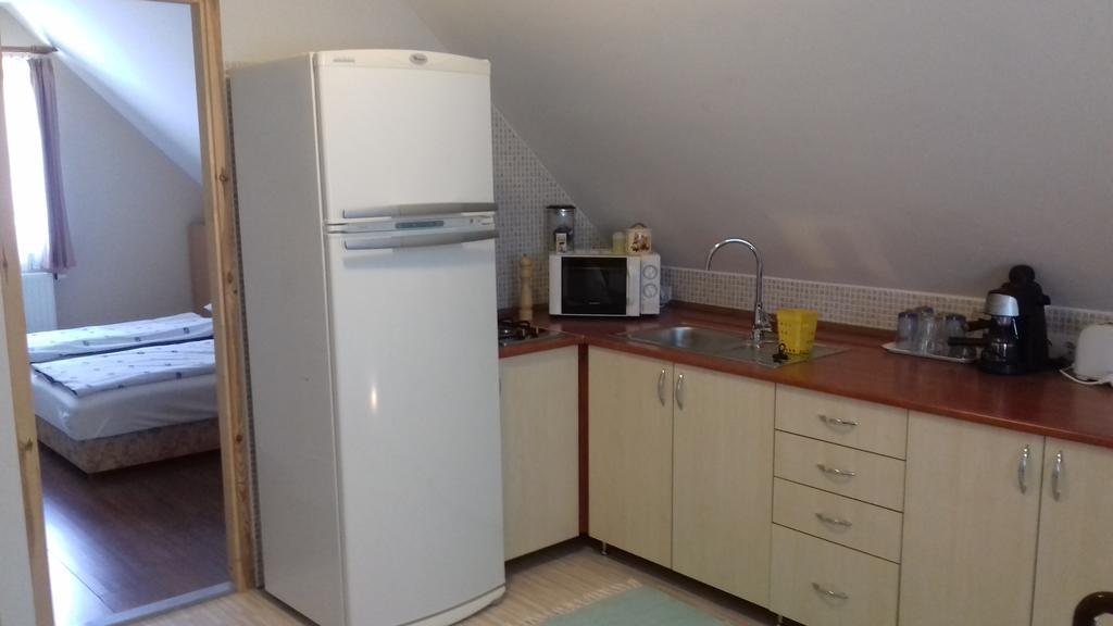 Eszter Apartmanhaz Hajdúszoboszló المظهر الخارجي الصورة