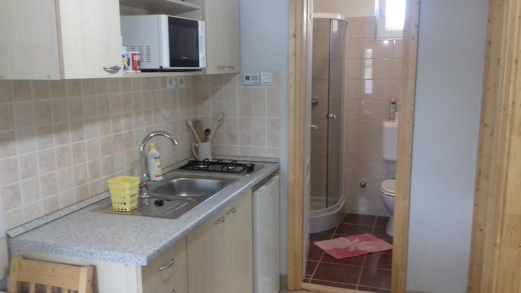 Eszter Apartmanhaz Hajdúszoboszló المظهر الخارجي الصورة