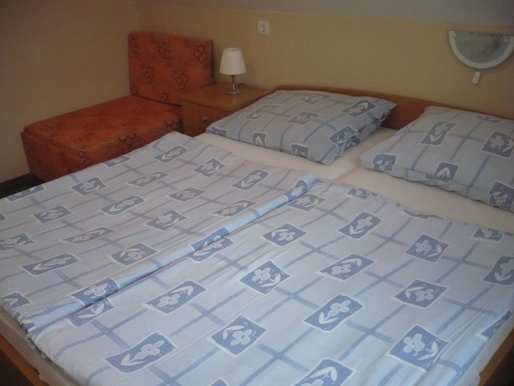 Eszter Apartmanhaz Hajdúszoboszló المظهر الخارجي الصورة