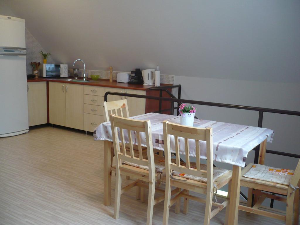 Eszter Apartmanhaz Hajdúszoboszló المظهر الخارجي الصورة