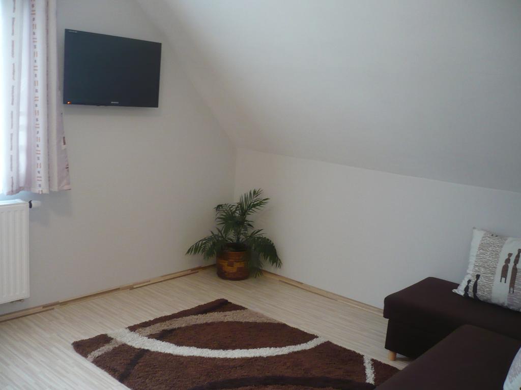 Eszter Apartmanhaz Hajdúszoboszló المظهر الخارجي الصورة
