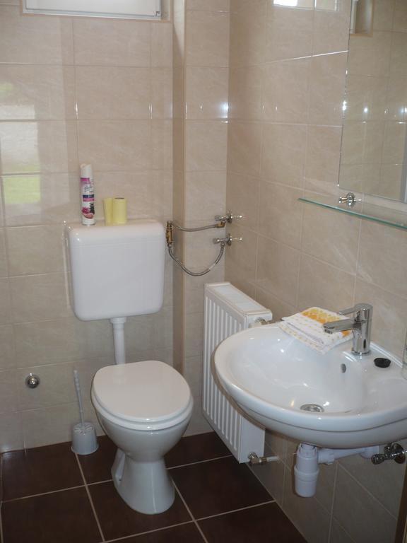 Eszter Apartmanhaz Hajdúszoboszló المظهر الخارجي الصورة