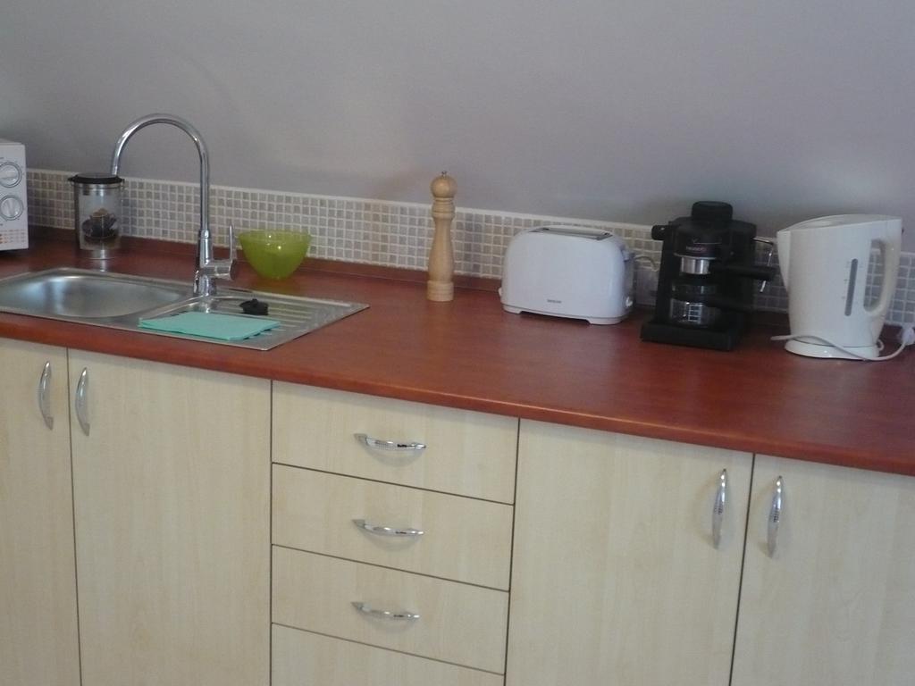 Eszter Apartmanhaz Hajdúszoboszló المظهر الخارجي الصورة