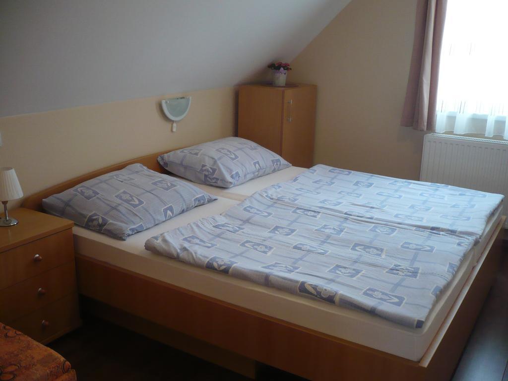 Eszter Apartmanhaz Hajdúszoboszló المظهر الخارجي الصورة